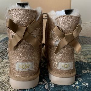 UGG Boots- Short Bailey Bows in Sparkly Gold